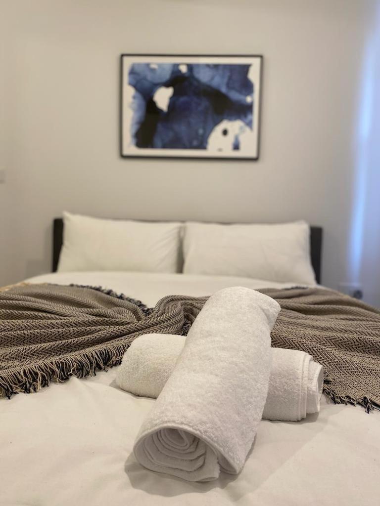 The Grove King Bed Wi-Fi Ev Charger Διαμέρισμα Τσέλτενχαμ Εξωτερικό φωτογραφία